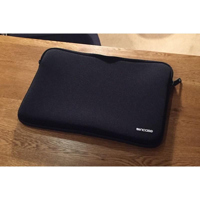 Incase Neoprene Classic Notebook Case for 13-Inch Apple MacBook - Excellent condition- Black