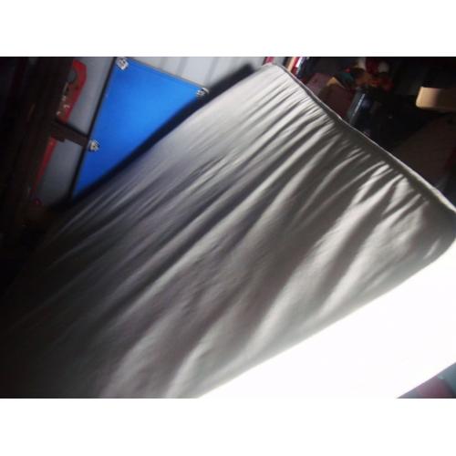 FREE TO UPLIFT - Silent night miracoil kingsixe mattress barely used