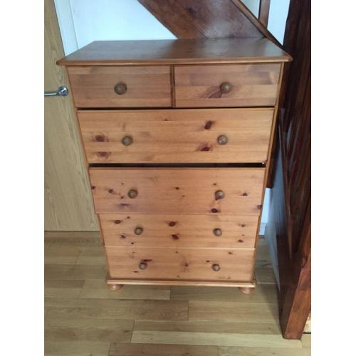 Pine chest of drawers