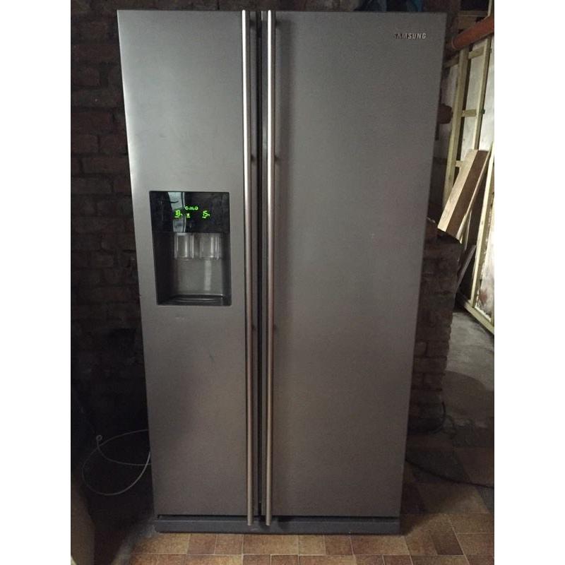 Samsung American fridge freezer faulty
