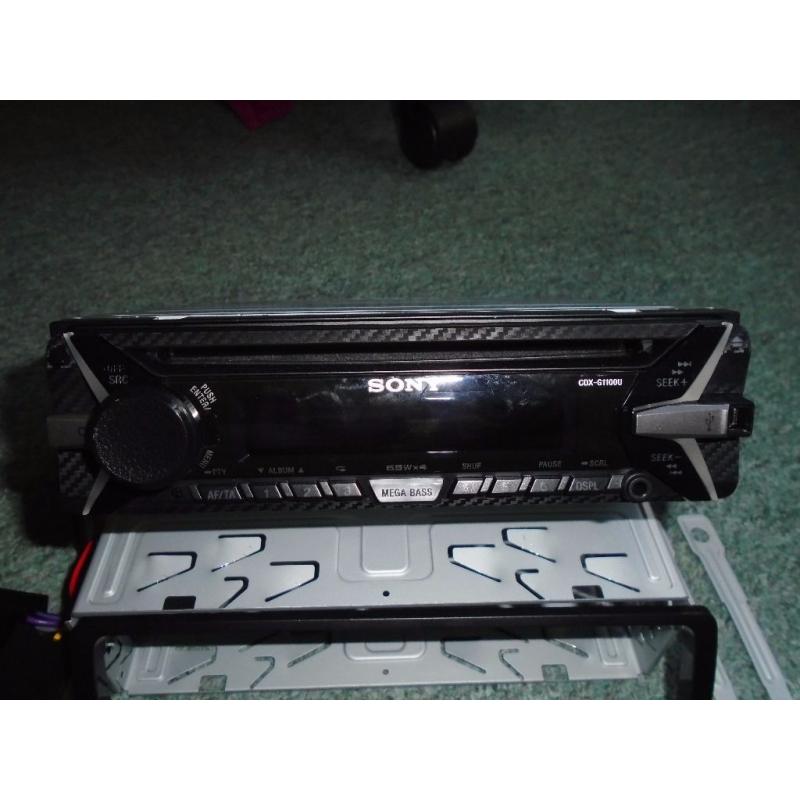 Sony CDX-G1100U Car Radio