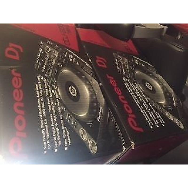2 x Pioneer CDJ 2000 Nexus Boxed
