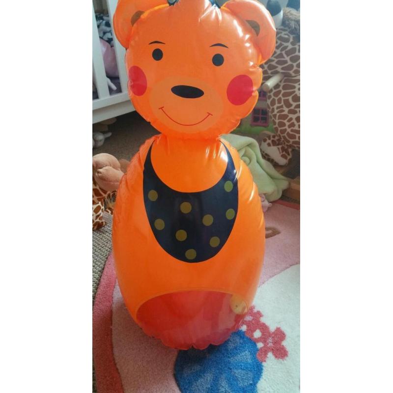 Inflatable toy bear