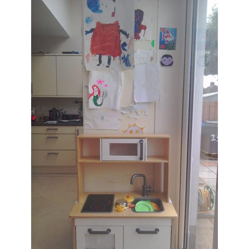 Registered Childminders with spaces monday to friday full and part time, cash ,vouchers, tax credits