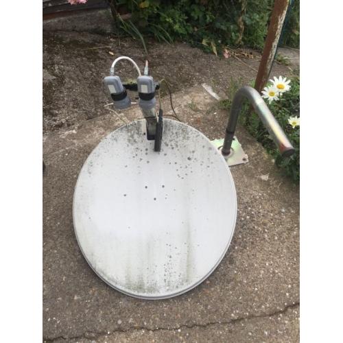 Satellite Dish with wall bracket