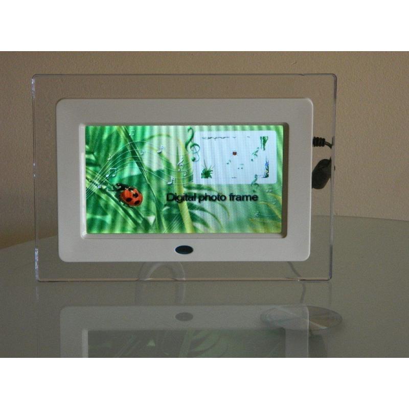 Digital photo frame as new still in box
