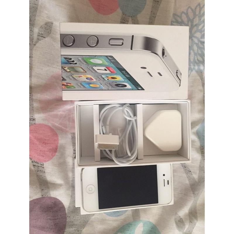 iPhone 4s on Vodafone16GB very good condition call or text me thanks