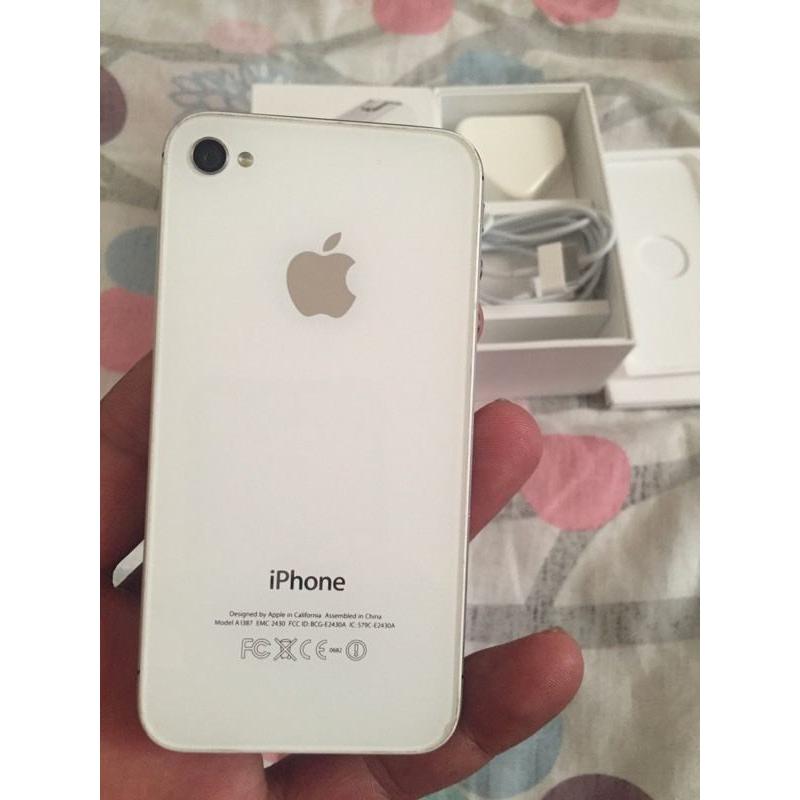 iPhone 4s on Vodafone16GB very good condition call or text me thanks
