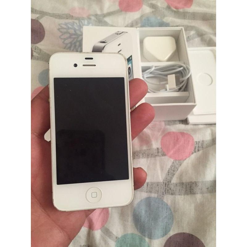 iPhone 4s on Vodafone16GB very good condition call or text me thanks