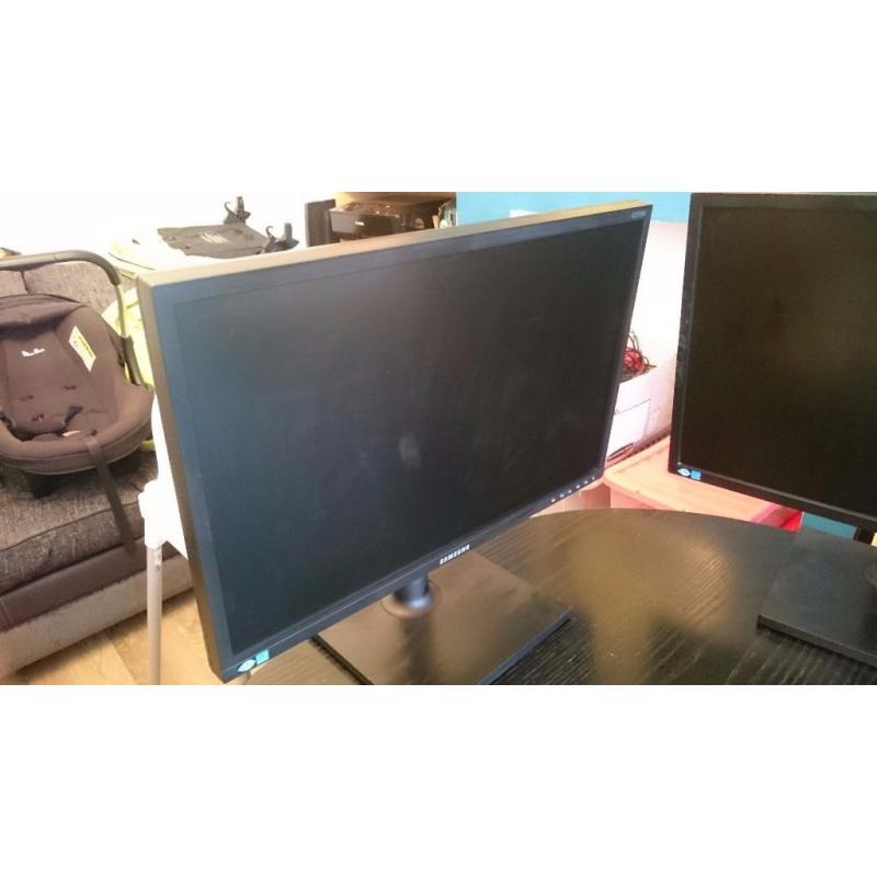 Samsung 22" Widescreen Monitors - Pair or Single