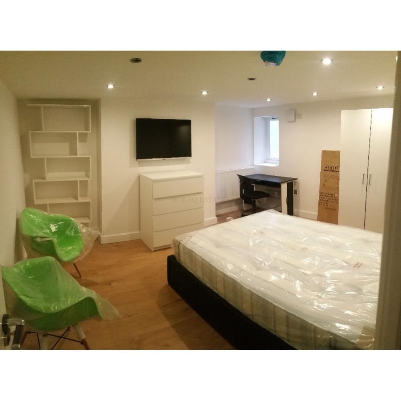 1 Rooms available in 10 Bedroom House, Students or Professionals, Beaconsfield, Manchester