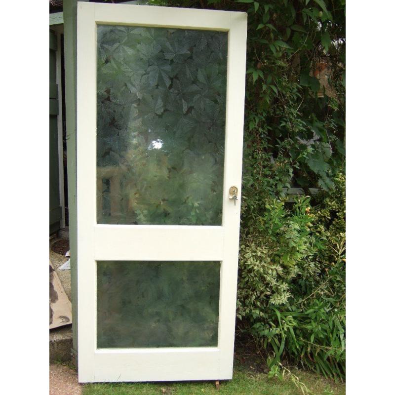 FRONT DOOR . 2 Glazeds panels