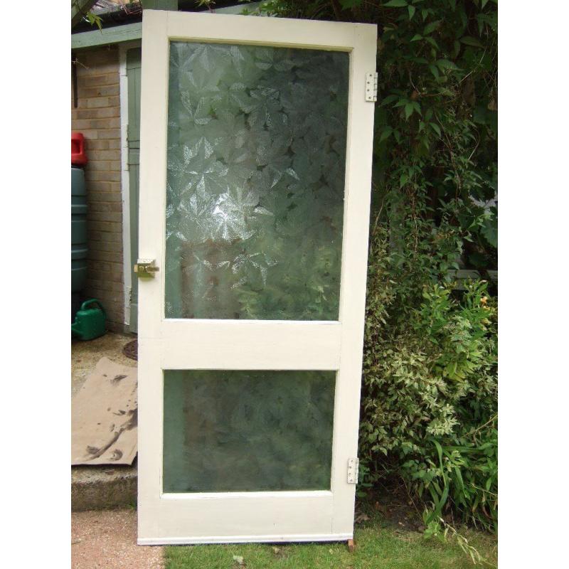 FRONT DOOR . 2 Glazeds panels