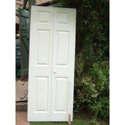 Bi-fold door. 6 panels.