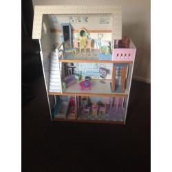 Large wooden barbie dolls house