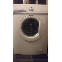 good condition!i Zanussi (easy iron)1400 spin 6kg dimensions (h/ w/ d) 850/ 600/ 590