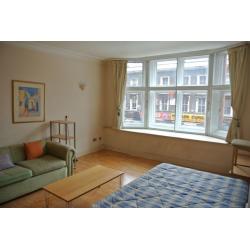 N. Amazing Double room in Farringdon area GIANT ROOM *all bills incl*