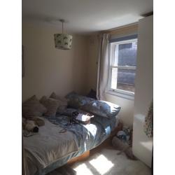 DOUBLE BEDROOM CLAPHAM COMMON