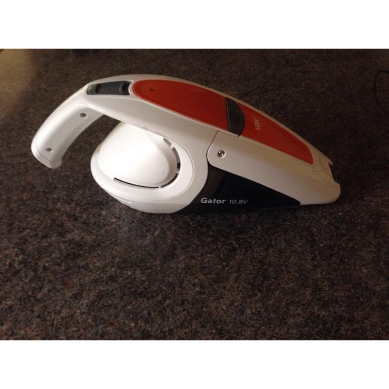 Vax gator hand held vacuum