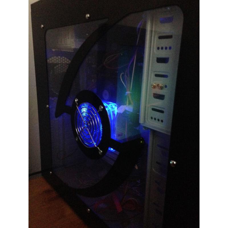 Gaming PC AMD Phenom 9650 Quad Core 4GB 2.3Ghz 64x 8200 Nvidia in Galaxy 3 Case