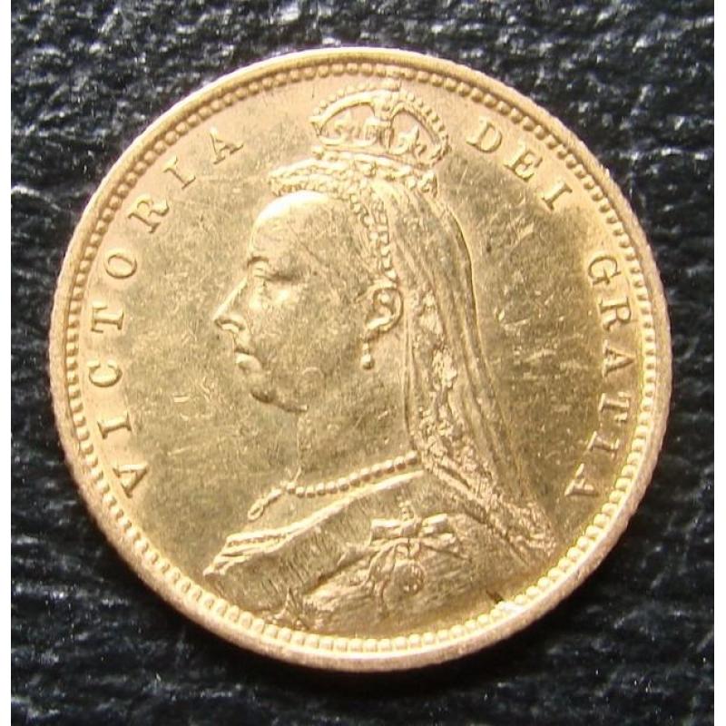 1979 Sovereign - Elizabeth II, Decimal Portrait IN CASE FROM ROYAL MINT SOLID 22 CT GOLD