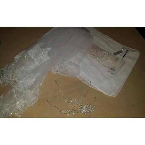 Brand New Wedding Dress & Accessories Please Read