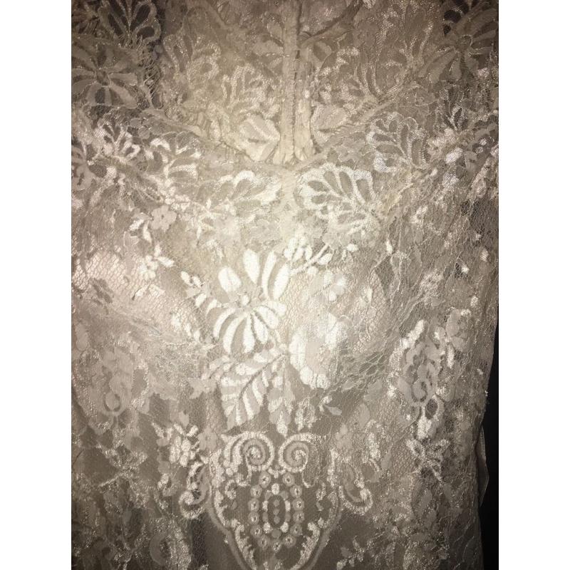Beautiful ivory Lace Wedding Dress