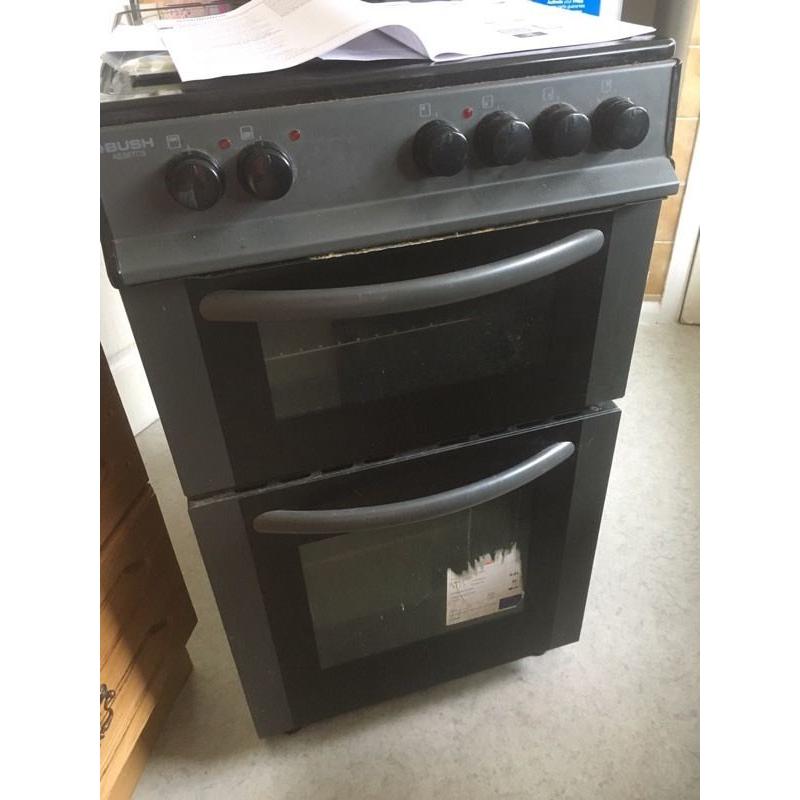 Used oven - fan oven is intermittent so sold as spares/repair