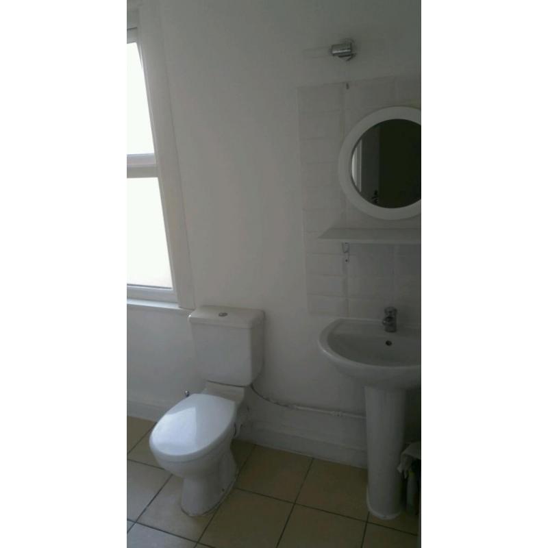 Bright Double Bedroom available