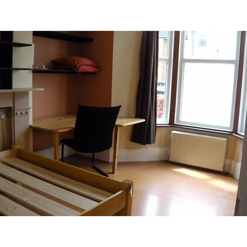 Double rooms, 5mins walk to Seven Sisters, refurbed, not a party house