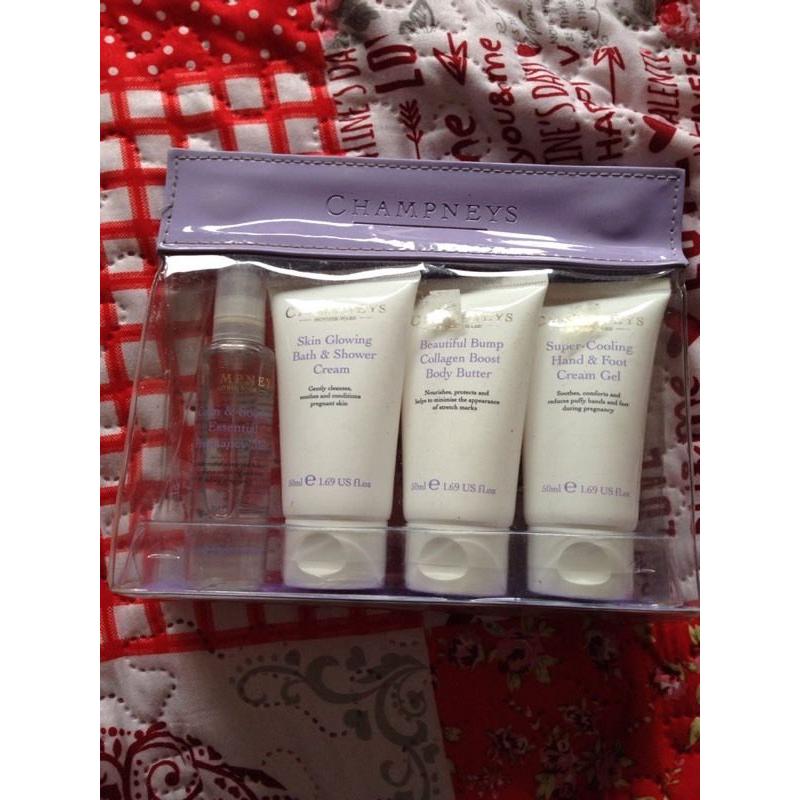 Brand new Mum to be champneys set