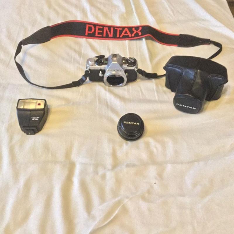 VINTAGE PENTAX ME-F 35mm SLR FILM CAMERA - MINT CONDITION!
