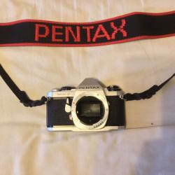 VINTAGE PENTAX ME-F 35mm SLR FILM CAMERA - MINT CONDITION!