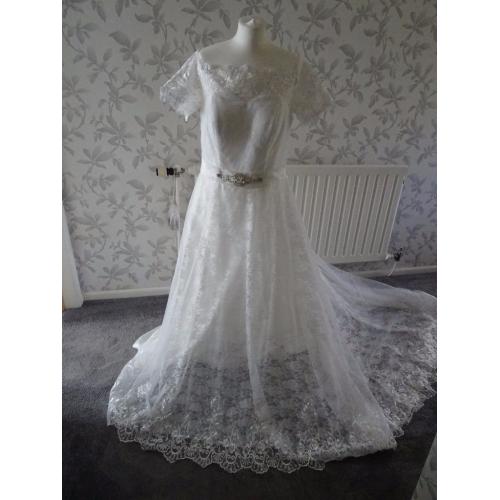 20= lovely lace wedding dress