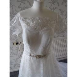 20= lovely lace wedding dress