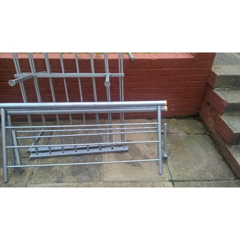 double bed (no mattress)