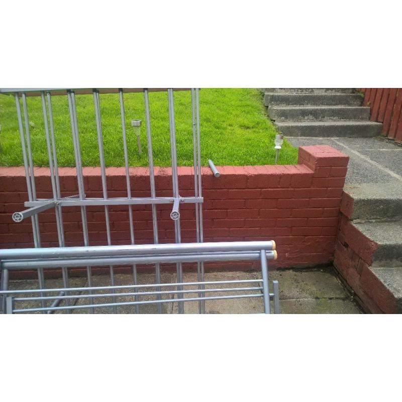 double bed (no mattress)