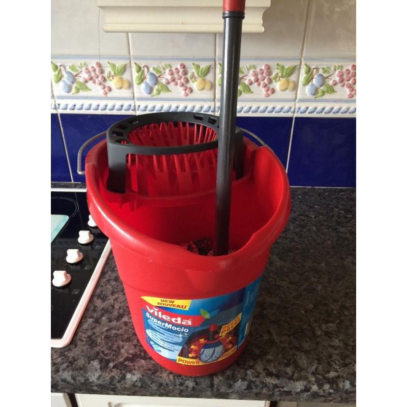 Vileda bucket and mop set