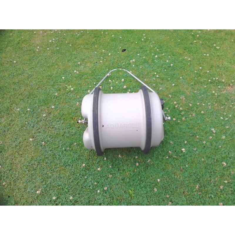 AQUA ROLL WATER CARRIER as new 25 litres