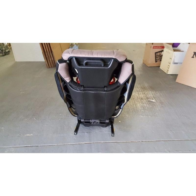 Recaro child seat with speakers from baby to 10