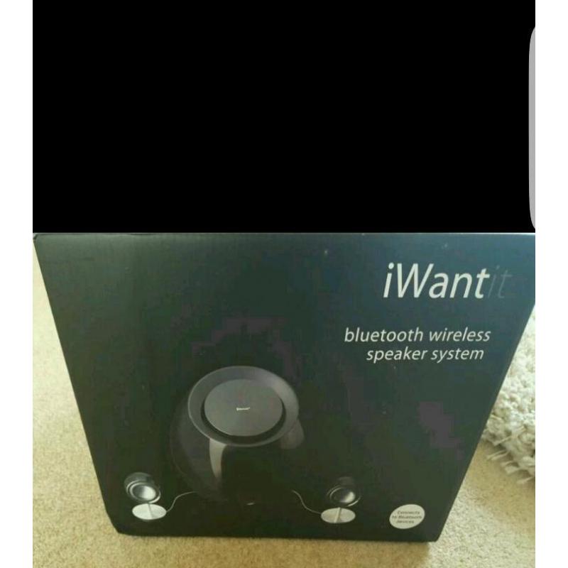 Bluetooth speaker with 2 mini speakers
