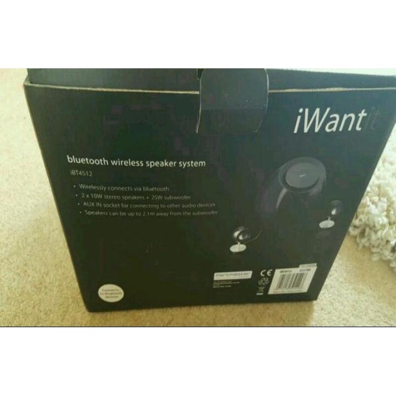 Bluetooth speaker with 2 mini speakers