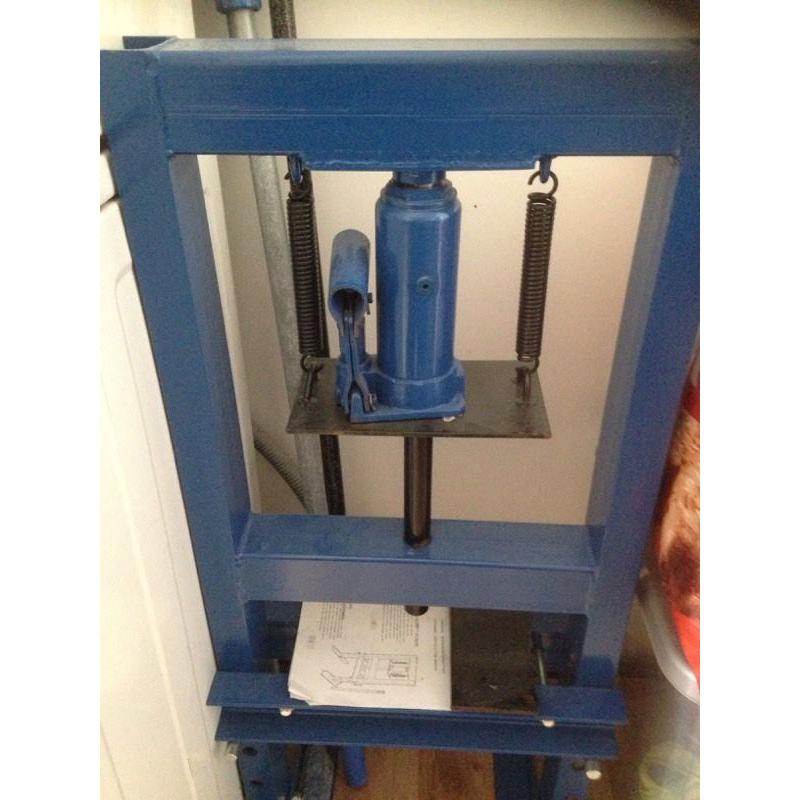 6 tonne press