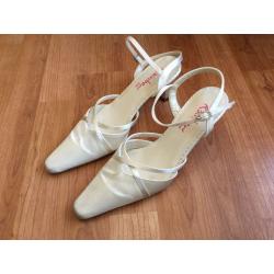 Bridal shoes size 4