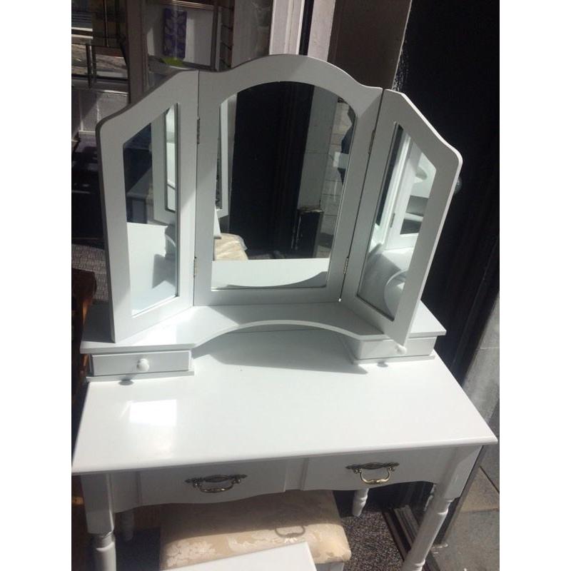 Dressing table