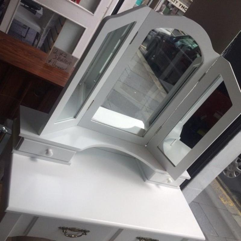 Dressing table