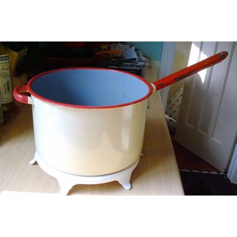 SET OF 3 VINTAGE ANTIQUE ENAMEL SAUCEPANS POTS, LONG HANDLE, GARDEN PLANTERS, SHABBY CHIC UPCYCLE