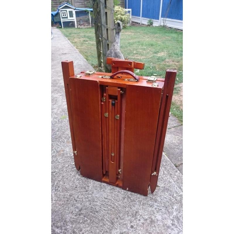 Easel, fold away