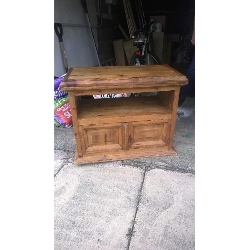 TV CABINET ALL WOOD WITH SWIVEL TOP