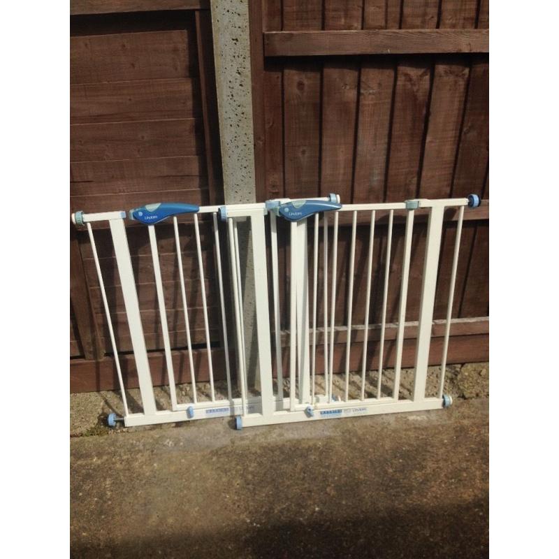 2x stair gates